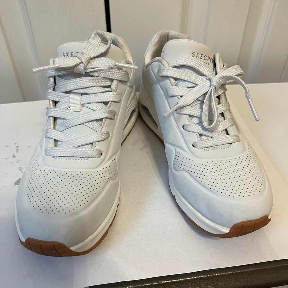 Skechers shoe